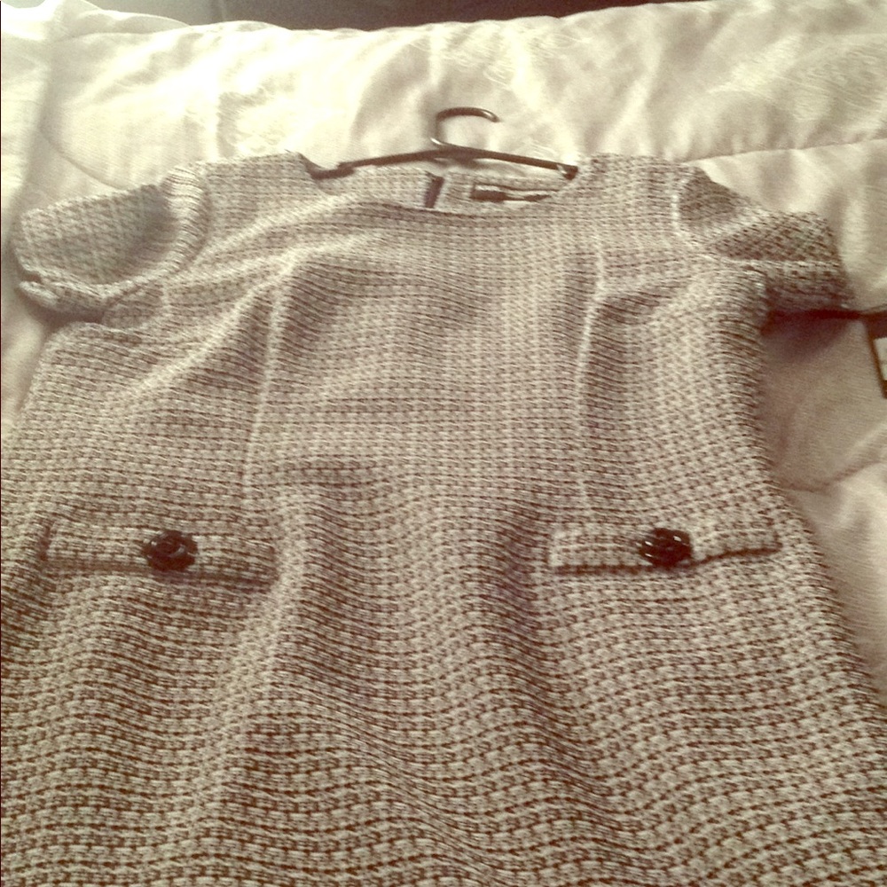 Karl Lagerfeld Paris Dress light weight fabric